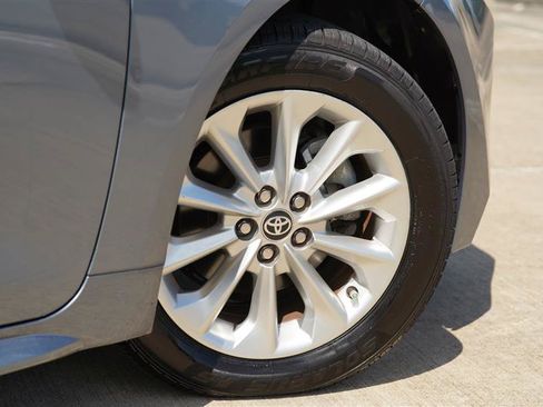 Used 2022 Toyota Corolla XLE FWD image 19