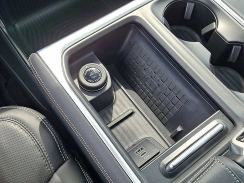 Used 2025 Ford Expedition Max Platinum AWD/4WD image 25