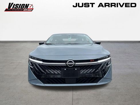 New 2026 Nissan Sentra SR w/ SR Premium Package FWD image 2