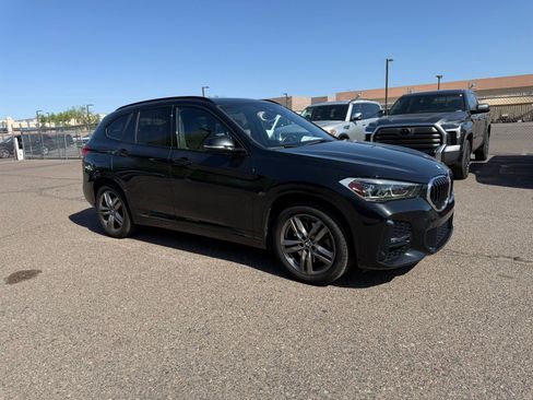 Used 2021 BMW X1 xDrive28i w/ M Sport Package AWD/4WD image 3