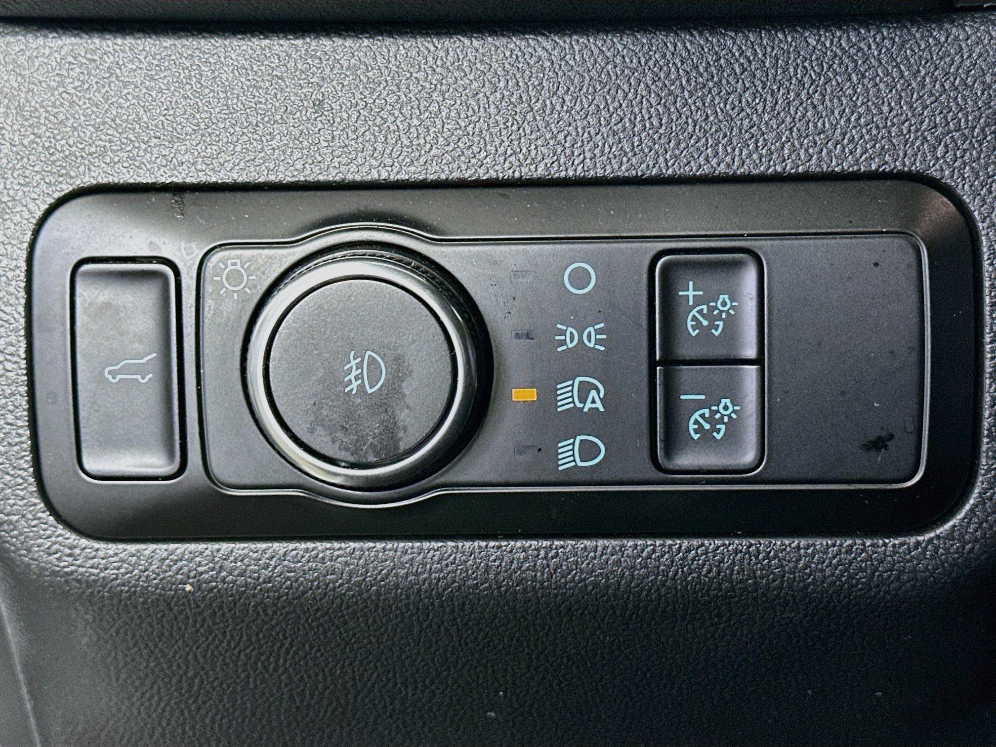 Used 2025 Ford Escape ST-Line Select AWD/4WD image 17