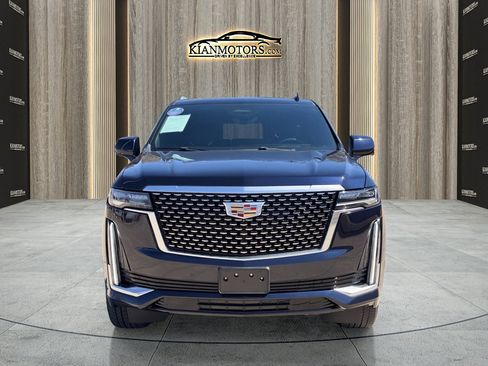 Used 2023 Cadillac Escalade Premium Luxury image 8