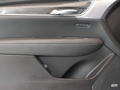 Used 2025 Cadillac XT5 Sportv w/ Technology Package AWD/4WD image 22