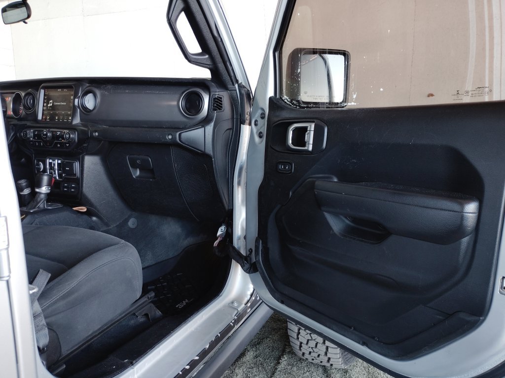 Used 2022 Jeep Gladiator Sport AWD/4WD image 10