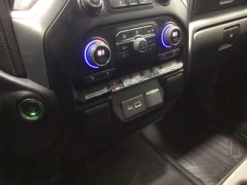 Used 2022 Chevrolet Silverado 1500 RST image 13