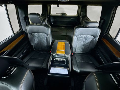 Used 2022 Jeep Grand Wagoneer Series III w/ Rear Seat Video Group 1 AWD/4WD image 24