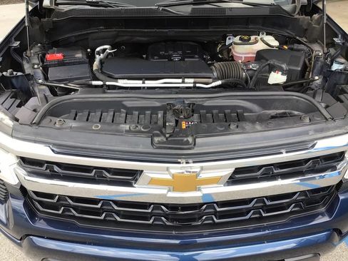 Used 2022 Chevrolet Silverado 1500 LT AWD/4WD image 37