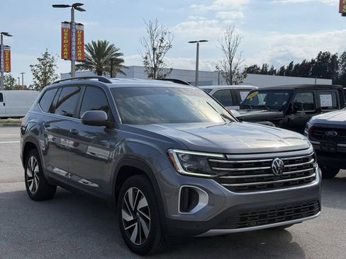 Used 2024 Volkswagen Atlas SE image 4