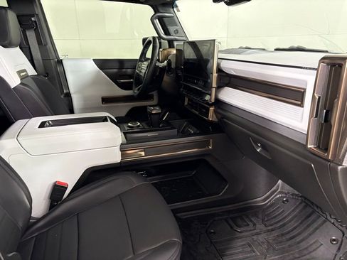 Used 2025 GMC Hummer EV 3X w/ Extreme Off-Road Package image 17