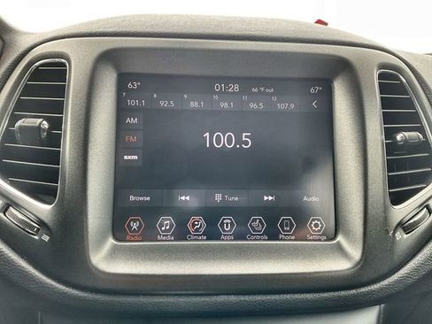 Used 2017 Jeep Compass Trailhawk w/ Leather Interior Group AWD/4WD image 12