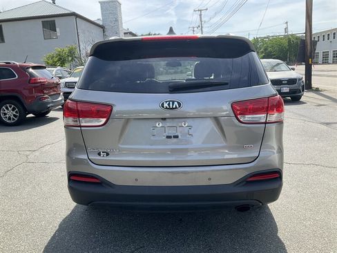 Used 2017 Kia Sorento AWD w/ LX Convenience Package image 6