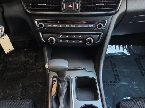 Used 2020 Kia Optima LX FWD image 16