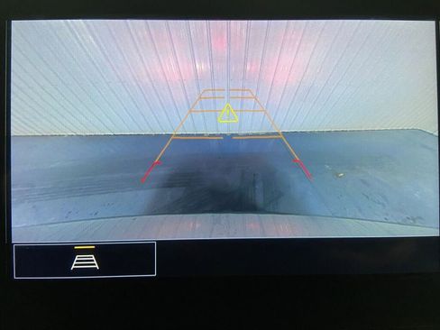 Used 2022 Chevrolet Traverse LT image 14