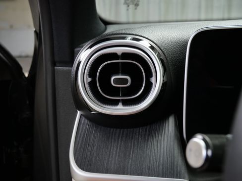 Certified 2026 Mercedes-Benz GLC 300 4MATIC image 23