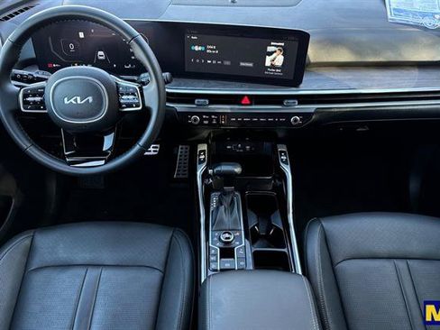 Used 2024 Kia Sorento SX image 16