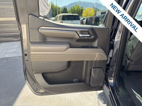 Used 2024 Chevrolet Silverado 1500 ZR2 w/ Technology Package AWD/4WD image 16