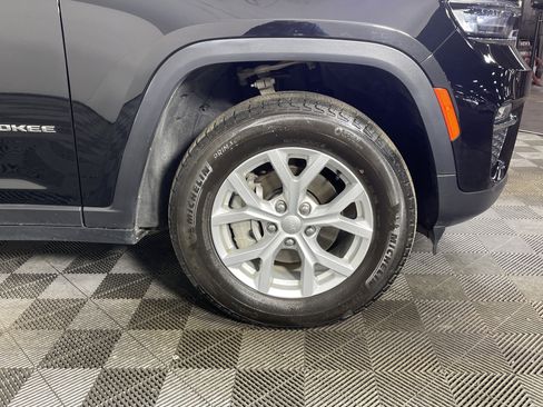 Used 2023 Jeep Grand Cherokee Limited image 7
