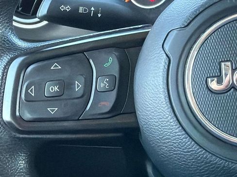 Used 2018 Jeep Wrangler Unlimited Sport image 9