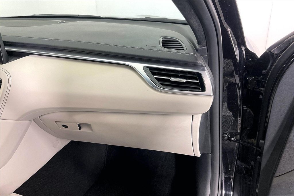 Used 2025 Genesis G70 2.5T RWD image 18