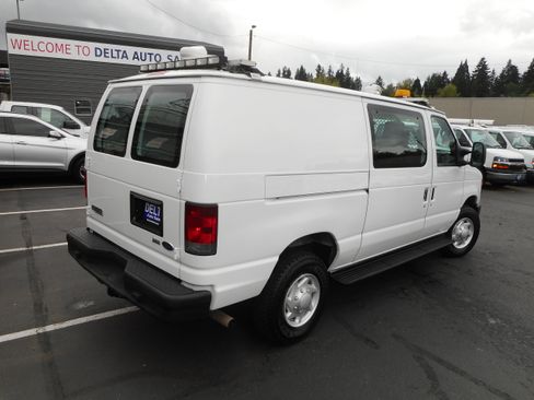 Used 2009 Ford E-350 and Econoline 350 Super Duty RWD image 8