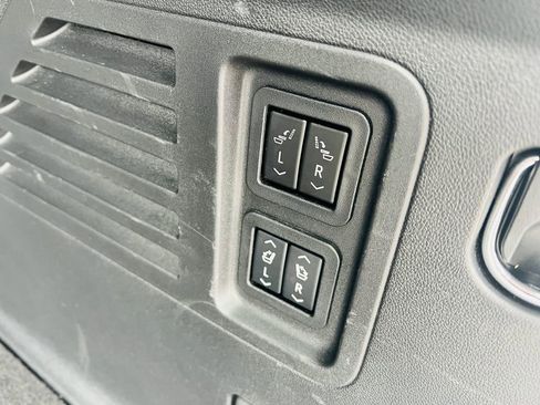 Used 2024 GMC Acadia Denali w/ Super Cruise Package image 45