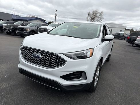 Used 2024 Ford Edge SEL AWD/4WD image 9