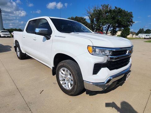 Used 2026 Chevrolet Silverado 1500 LT AWD/4WD image 3