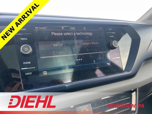 Used 2022 Volkswagen Taos SE image 12