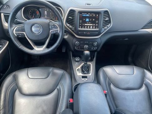 Used 2018 Jeep Cherokee Limited w/ High Altitude Package AWD/4WD image 10