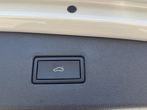 Used 2023 Volkswagen Tiguan SEL R-Line AWD/4WD image 16