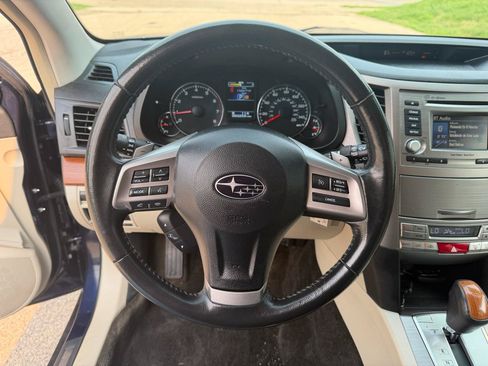 Used 2013 Subaru Outback 2.5i Limited w/ Moonroof Pkg AWD/4WD image 16