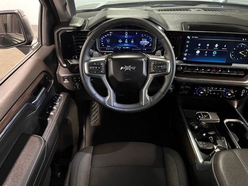 Used 2024 Chevrolet Silverado 1500 RST w/ Z71 Off-Road Package AWD/4WD image 18