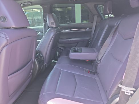 Used 2017 Cadillac XT5 Luxury w/ Driver Awareness Package FWD image 18
