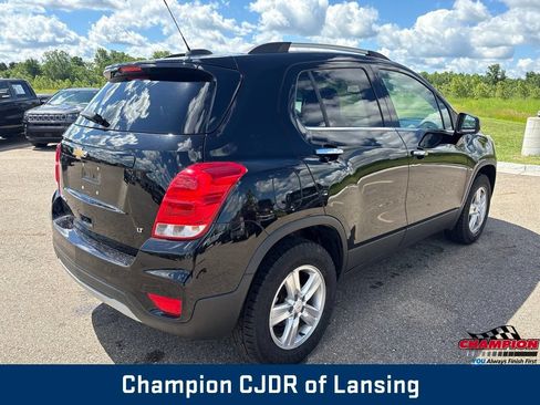 Used 2019 Chevrolet Trax LT w/ LT Convenience Package AWD/4WD image 7
