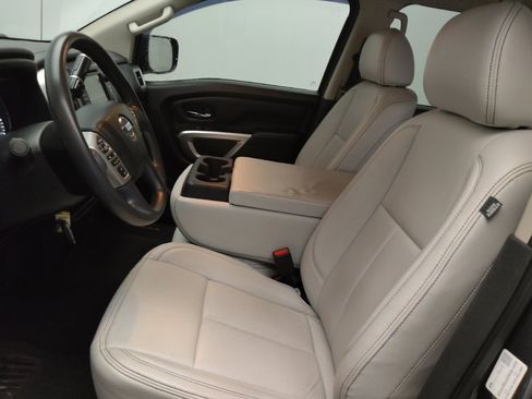 Used 2019 Nissan Titan SV RWD image 17