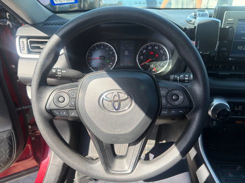 Used 2022 Toyota RAV4 XLE FWD image 7