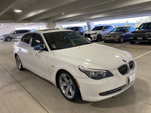Used 2010 BMW 528i Sedan RWD image 7