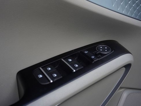 Used 2020 Kia Soul LX FWD image 34