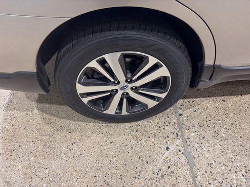 Used 2018 Subaru Outback 2.5i Limited image 10