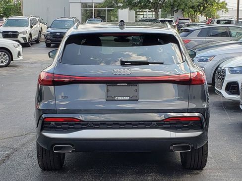 Used 2025 Audi Q5 Premium AWD/4WD image 4