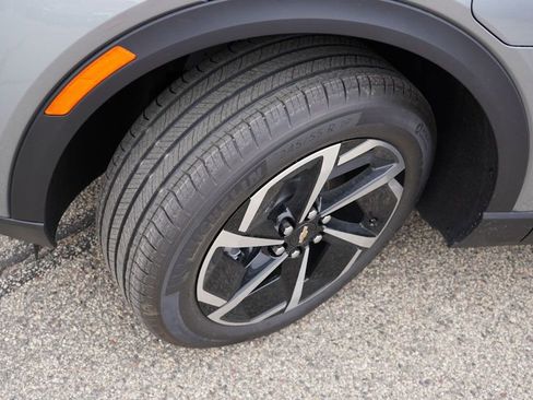 New 2026 Chevrolet Equinox EV LT image 9