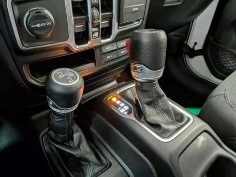 Used 2023 Jeep Wrangler Unlimited image 14