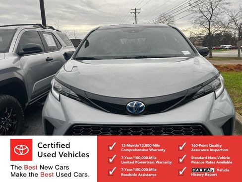 Certified 2025 Toyota Sienna XSE image 5