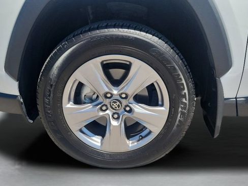 Used 2025 Toyota RAV4 XLE w/ Convenience Package FWD image 26