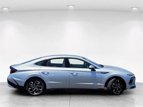 Used 2025 Hyundai Sonata SEL image 4