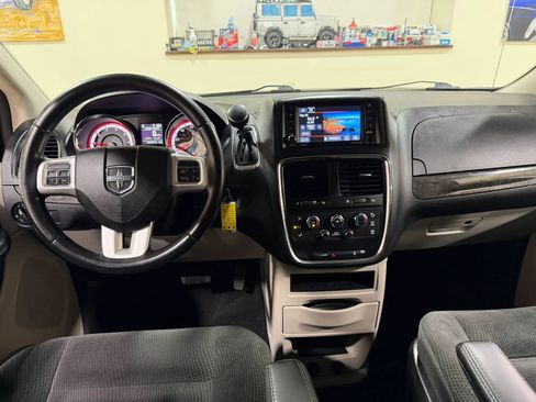 Used 2019 Dodge Grand Caravan SE w/ Rear Park Assist Package FWD image 51