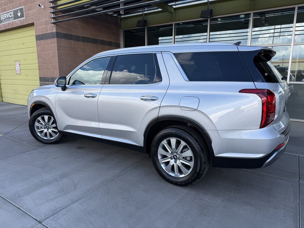 Used 2025 Hyundai Palisade SEL FWD image 5