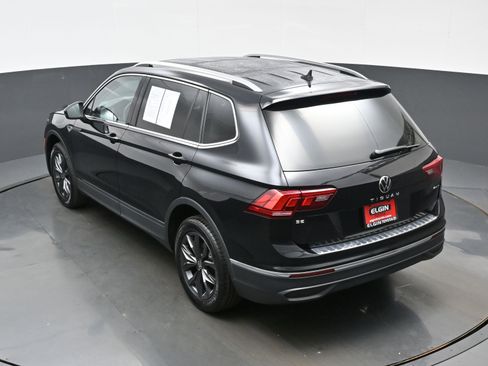 Used 2022 Volkswagen Tiguan SE AWD/4WD image 40