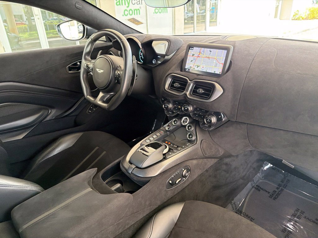 Used 2021 Aston Martin V8 Vantage Coupe RWD image 23