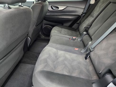 Used 2016 Nissan Rogue SV image 33